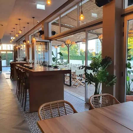 Amazing Tower 3 Castle Flat With Balcony Apartment *