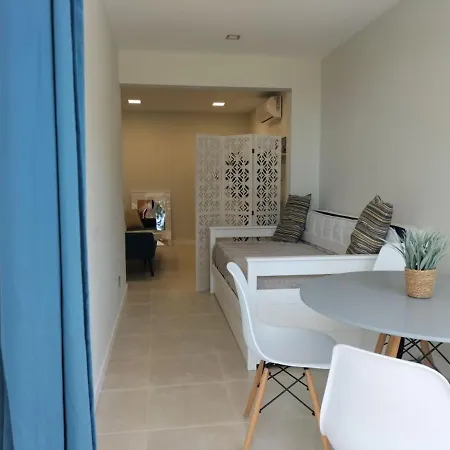 Amazing Tower 3 Castle Flat With Balcony Портиман