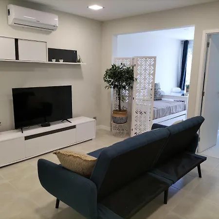 Amazing Tower 3 Castle Flat With Balcony 公寓