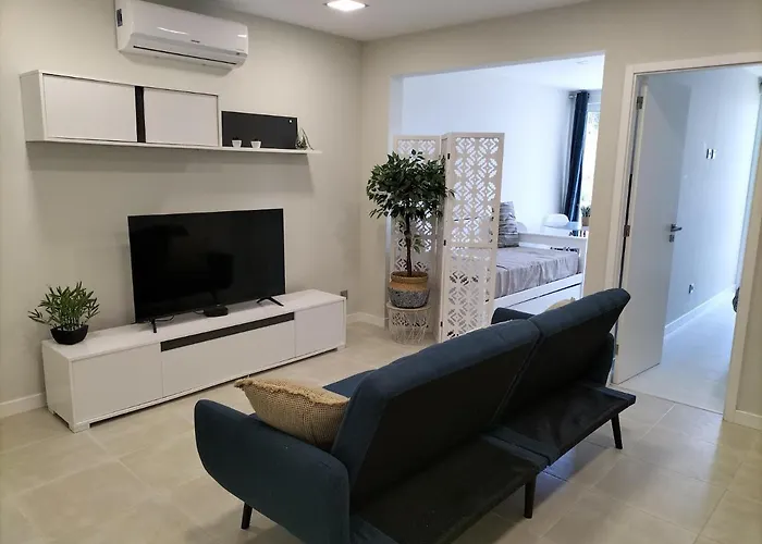 Amazing Tower 3 Castle Flat With Balcony Apartment